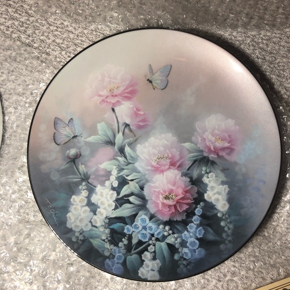 Jewels of the Flowers Complete Set 8 Porcelain w/ Platinum Rim by E. Knowles - Picture 11 of 17